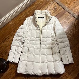 Andrew mock jacket coat size small white color weed silver zipper and 2 pockets